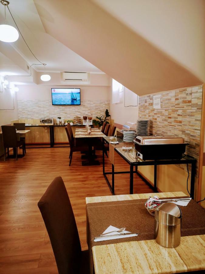Hotel Bellavista Лидо ди Остия Екстериор снимка