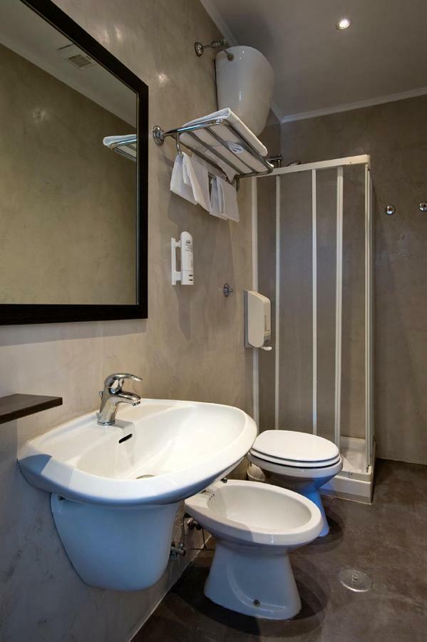 Hotel Bellavista Лидо ди Остия Екстериор снимка